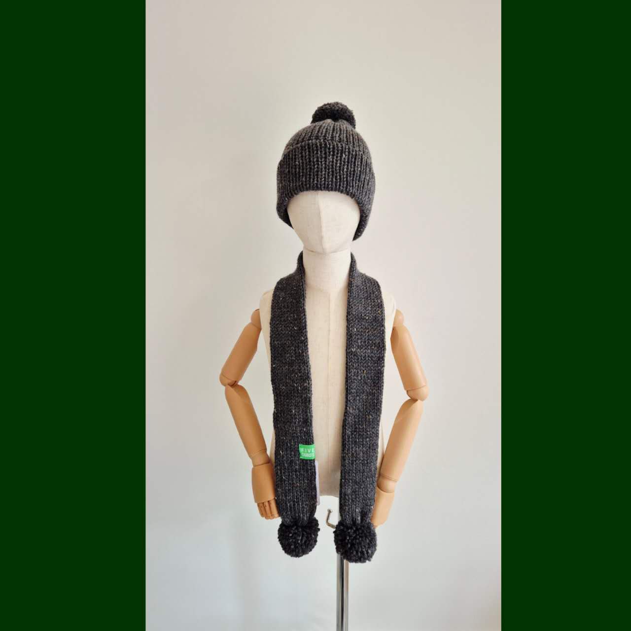 Kids scarf & beanie set Dark grey