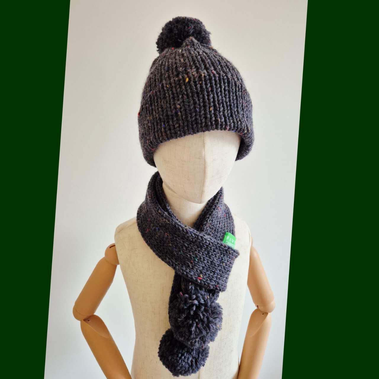 Kids scarf & beanie set Dark grey
