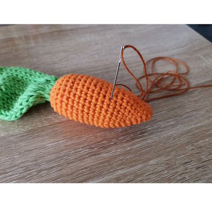 Carrot design scarf